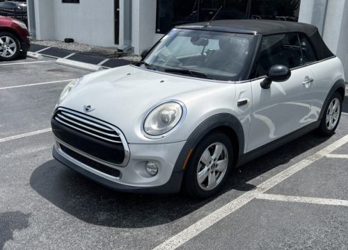 MINI Convertible 2017 rent carrentstpete